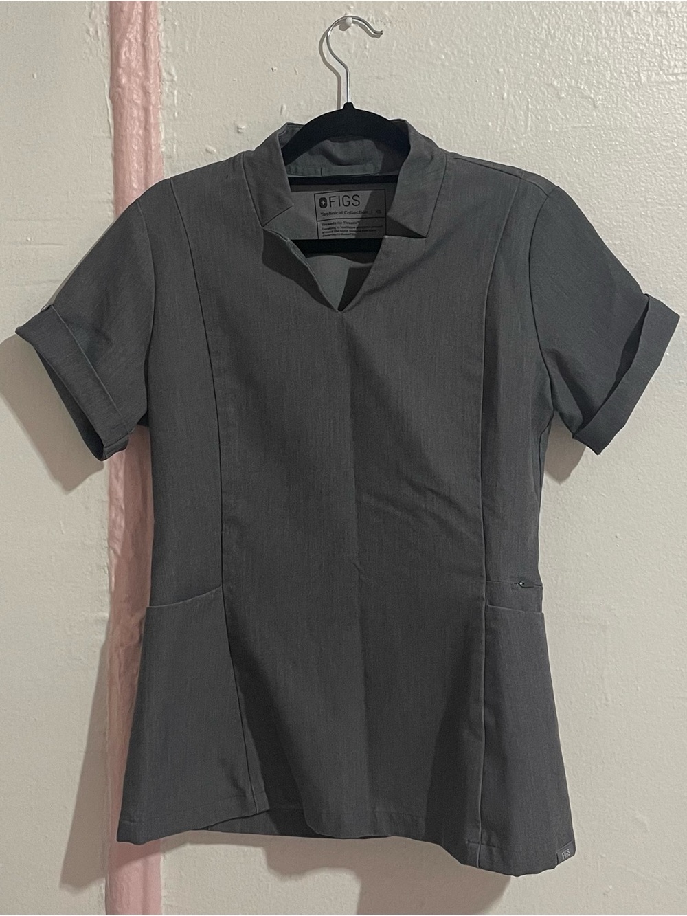 FIGS Inala slim scrub top